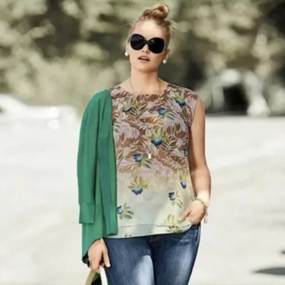 CAbi Parlor Floral Orchid Split Back Blouse Top Medium #5216